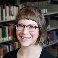 Amy Sonnichsen headshot