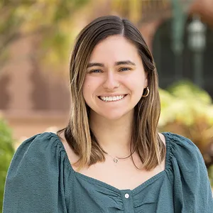 Carly Bidner Headshot
