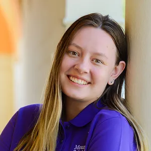 Maddie Wall headshot