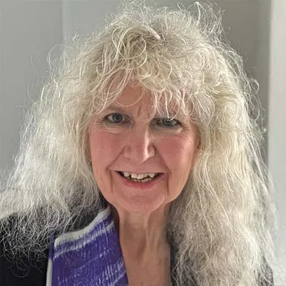 Wanda Teays headshot